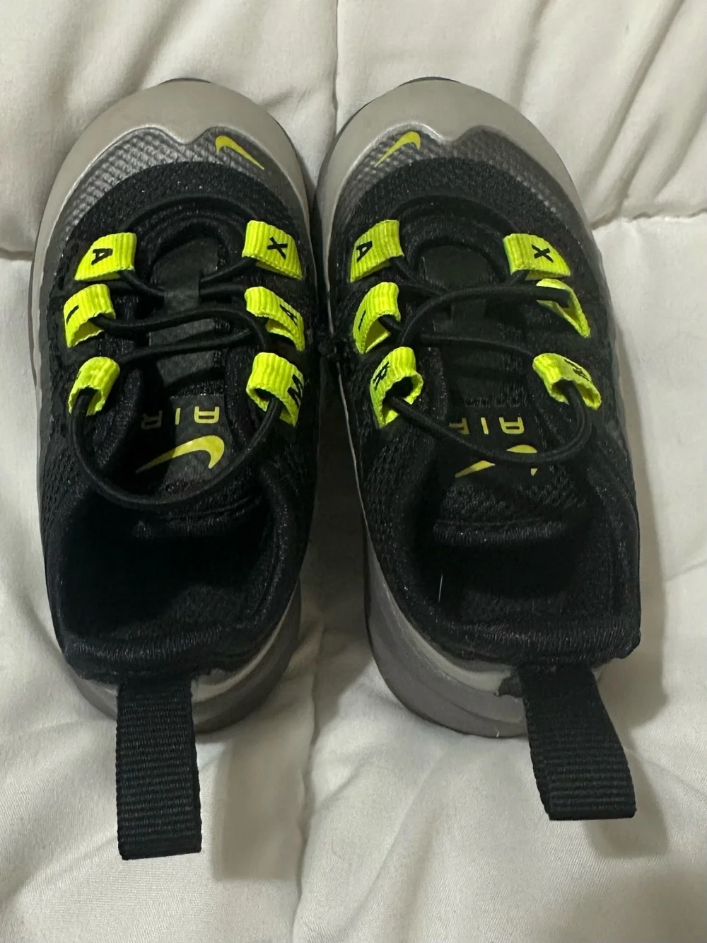 Nike Size 5C Kids Air Max Slip-On Sneakers in Black and Neon Yellow-Green